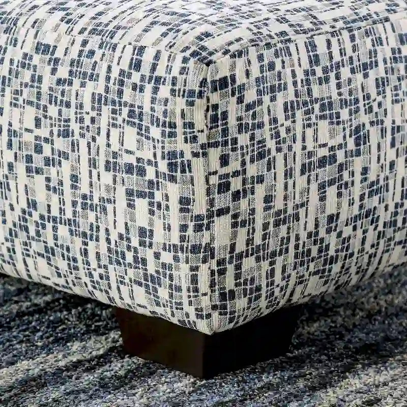 Otomana contemporánea de chenilla multicolor con estampado de rayas